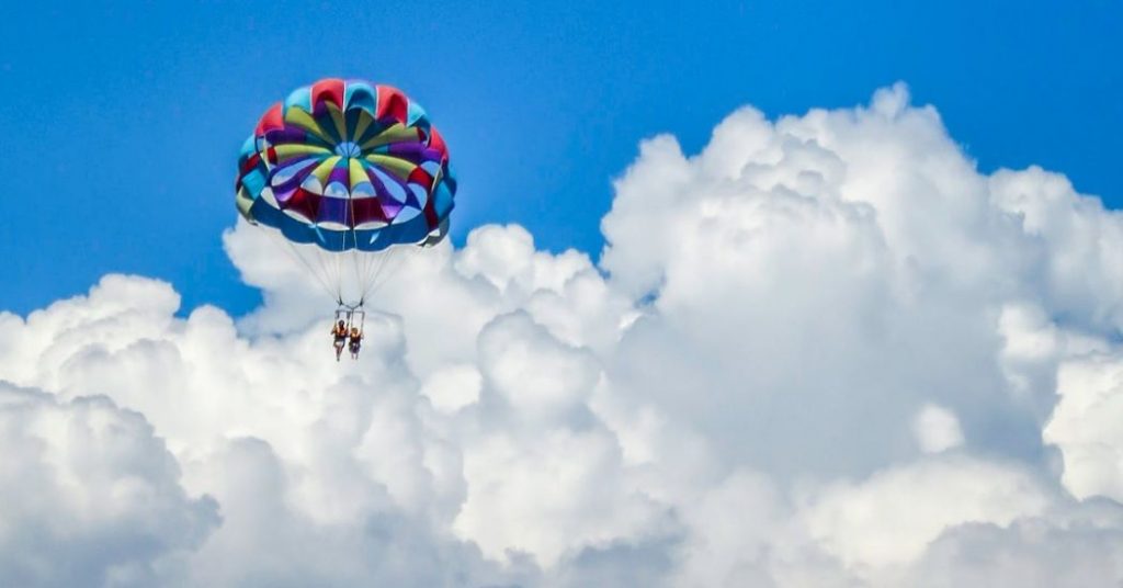 Parasailing-ride-service-in-Dubai